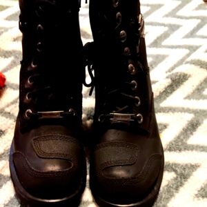 Harley-Davidson Women's Sydney 6 Inch Leather Motorcycle Boots Size 6 like new.